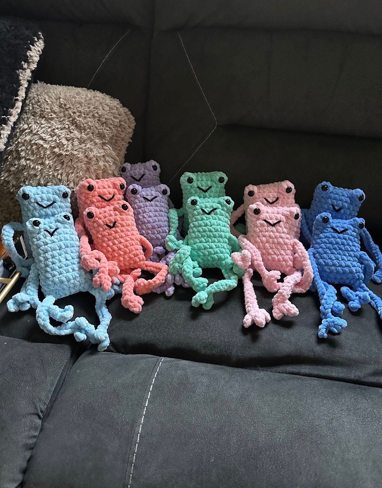 PDF-PATTERN Leggy froggy | For sale | Birthday gift | Valentine gift | Toys | Room decor | Crochet animal | Amigurumi |Gift for kids |Pattern | gift